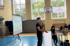 Iespejo-lidzalibu_diskusija_ar_politikiem-7