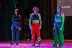 Izklausies_redzets_26-15