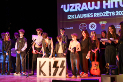 Izklausies_redzets_26-19