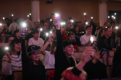 Izklausies_redzets_26-23