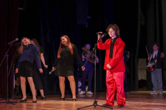 Izklausies_redzets_26-25