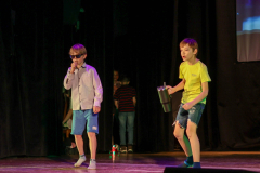 Izklausies_redzets_26-29