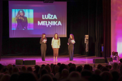 Izklausies_redzets_26-34