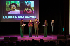 Izklausies_redzets_26-35