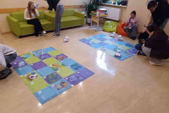 Izglitibas_tehnologiju_biblioteka_roboti_runa-2