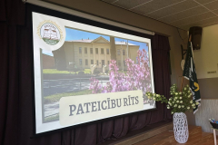 Pateicibu_rits-1
