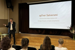 Satversmes_gtiesas_parstavji_viesojas_Brocenu_vidusskola-4