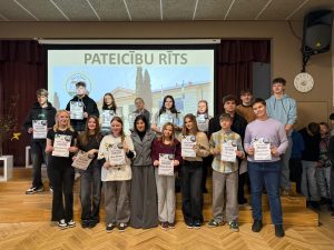 Mūsu skolā aizvadīts Pateicības rīts