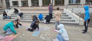 UNESCO ASP krītiņu mākslas pasākums